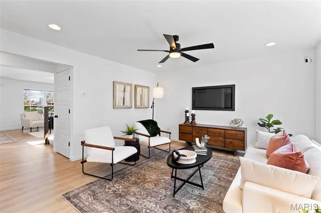 $294,900 | 2 Sterling At Koch Park Manors, Florissant, MO 63031