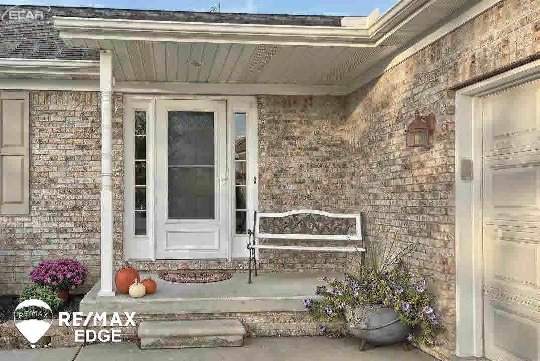 7020 Calkins Road Flint, MI 48532 - Photo 2 of 33 21232533-1.JPG