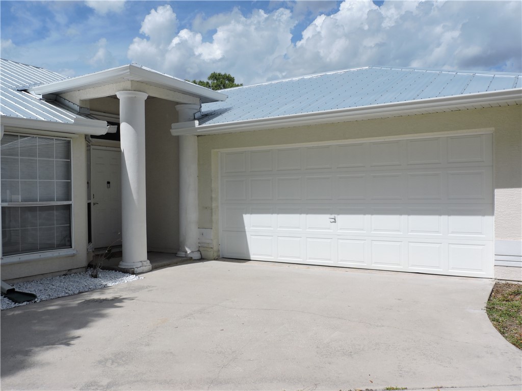 671 Concha Drive Sebastian, FL 32958 - Photo 4 of 33