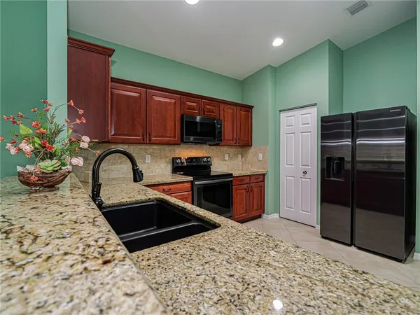 $398,000 | 5563 43rd Court, Vero Beach, FL 32967
