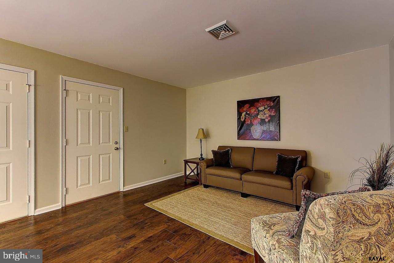 142 Country Ridge Drive Red Lion, PA 17356 - Photo 5 of 25 Gallery Image 5