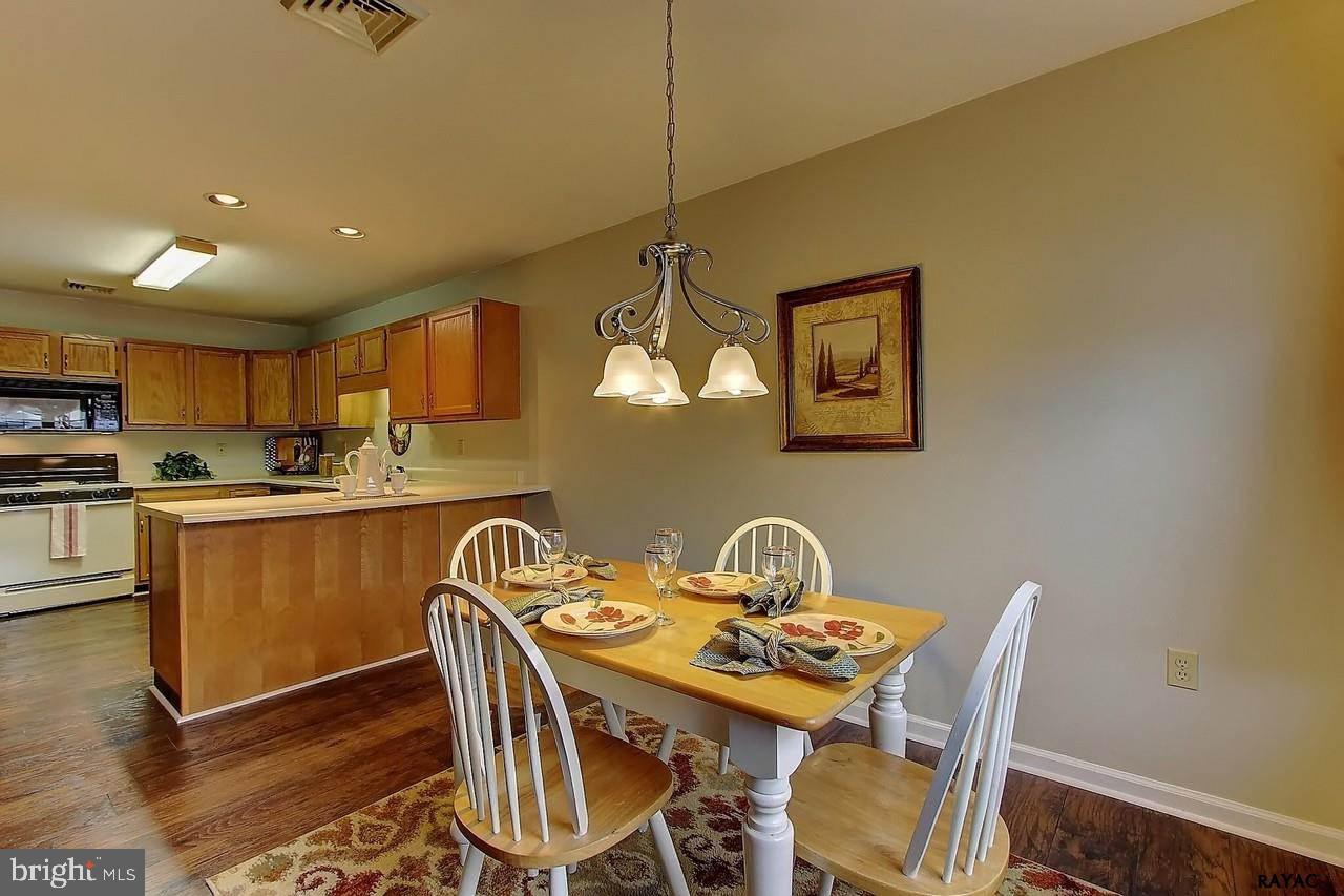 142 Country Ridge Drive Red Lion, PA 17356 - Photo 6 of 25 Gallery Image 6