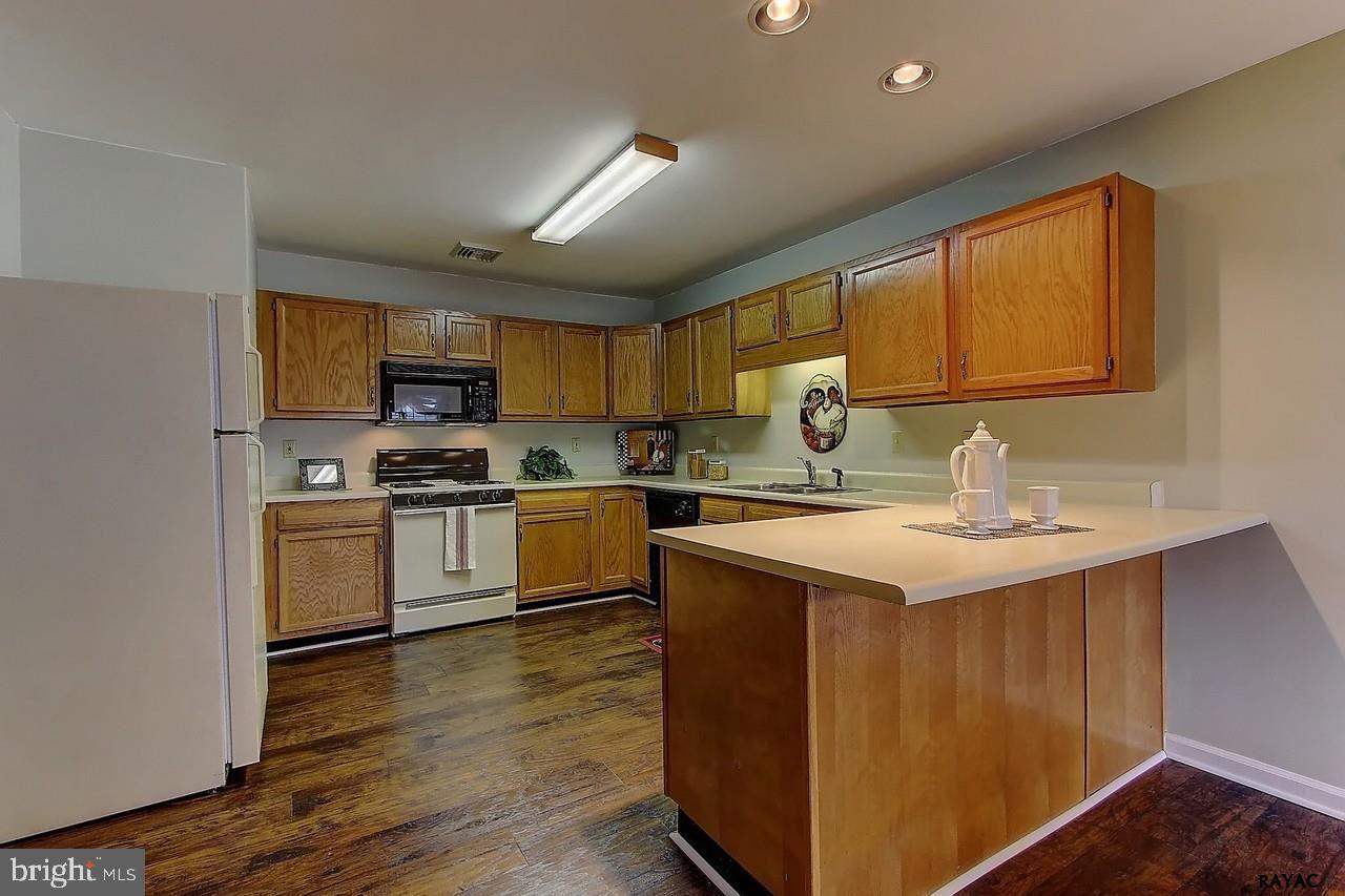 142 Country Ridge Drive Red Lion, PA 17356 - Photo 9 of 25 Gallery Image 9
