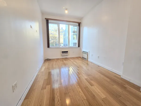 $4,700 | 218 Withers Street, Unit 1A | Williamsburg