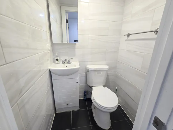 $4,700 | 218 Withers Street, Unit 1A | Williamsburg