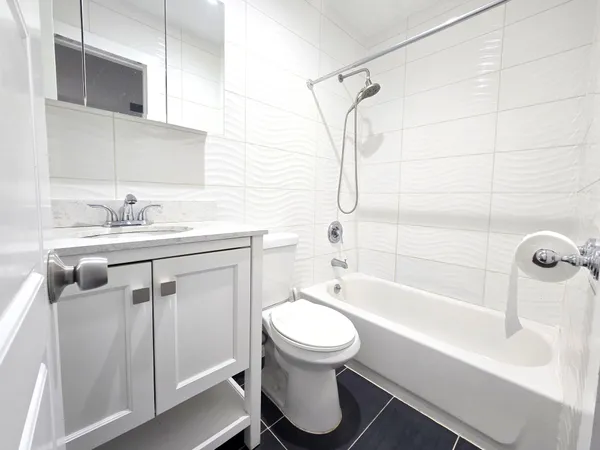 $4,700 | 218 Withers Street, Unit 1A | Williamsburg