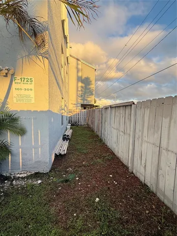 $2,350 | 1725 West 60th Street, Unit 105, Hialeah, FL 33012
