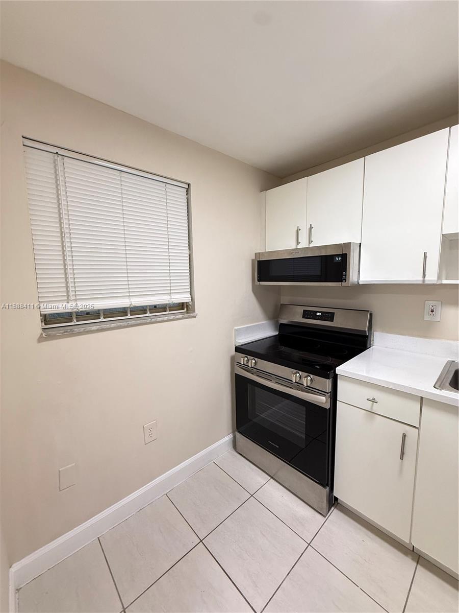1725 West 60th Street, Unit 105 Hialeah, FL 33012 - Photo 5 of 19