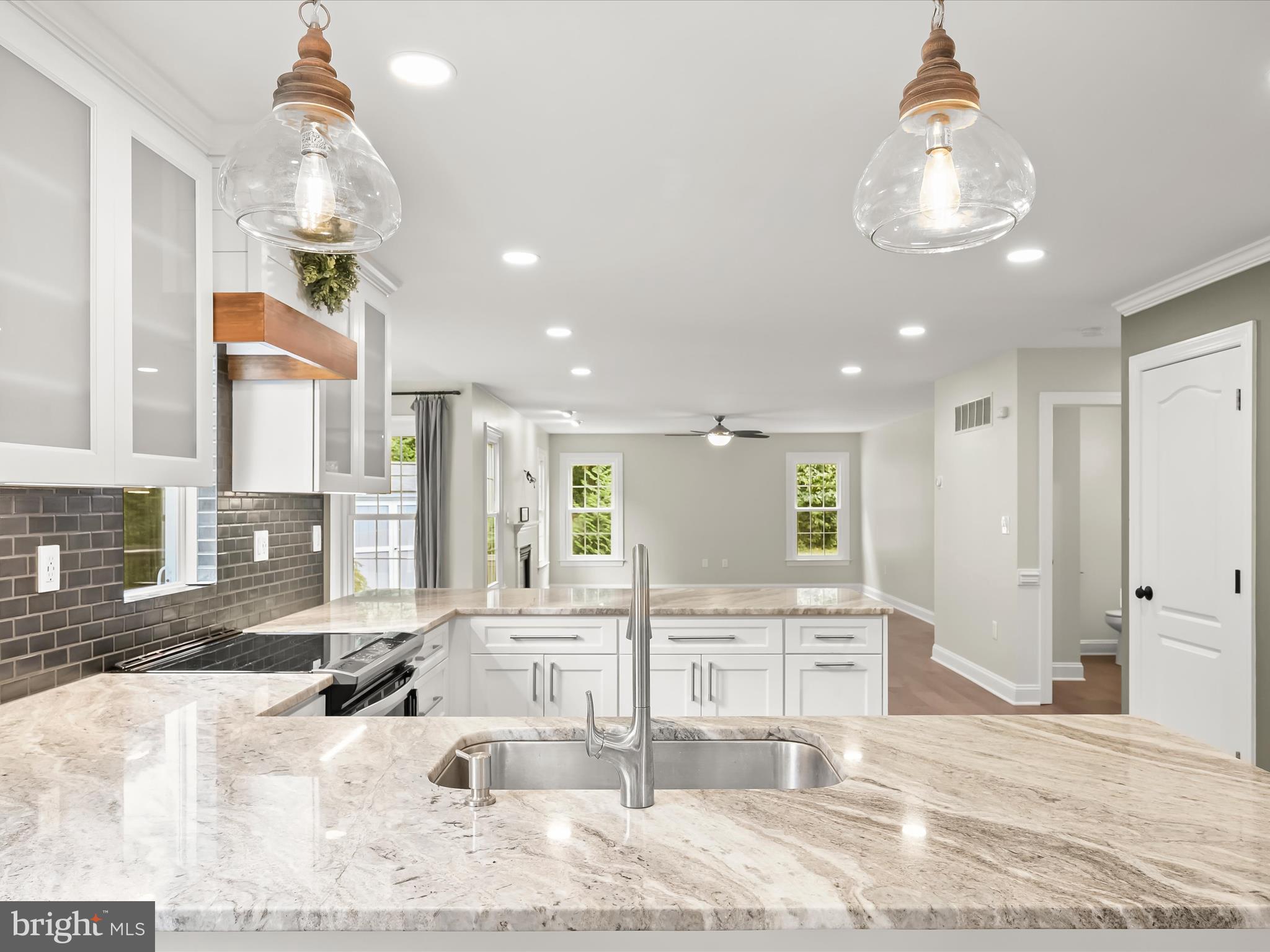 3720 Buffalo Road New Windsor, MD 21776 - Photo 18 of 115 Breakfast Bar - Pendant Lighting