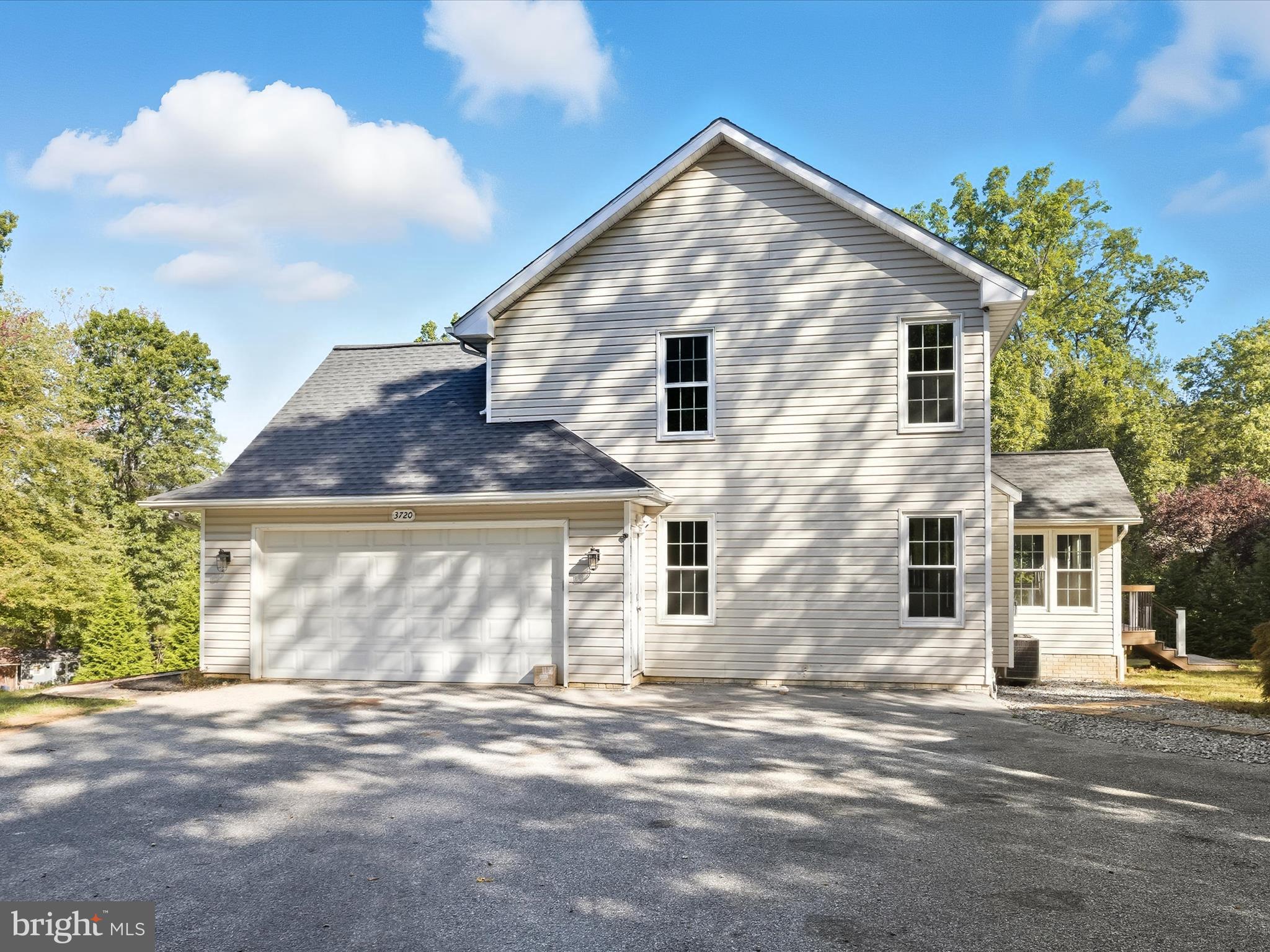 3720 Buffalo Road New Windsor, MD 21776 - Photo 72 of 115 a front view of a house