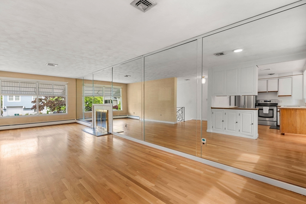 25 Countryside Lane Marblehead, MA 01945 - Photo 8 of 41
