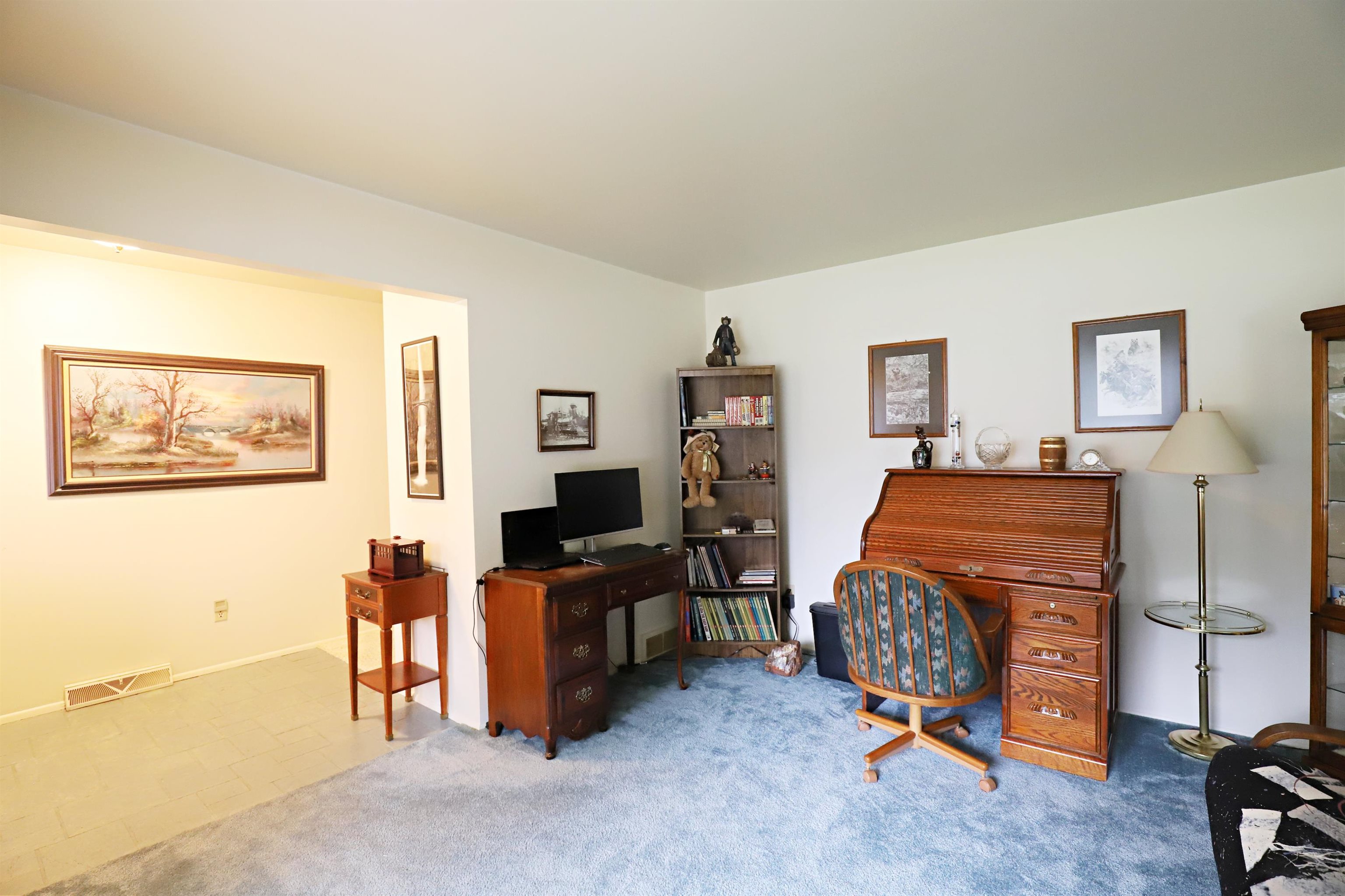 321 Primrose Lane Flushing, MI 48433 - Photo 5 of 22 50123277-4.JPG