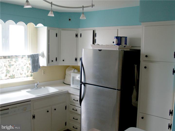 645 Wanamaker Road Jenkintown, PA 19046 - Photo 15 of 25 Gallery Image 15