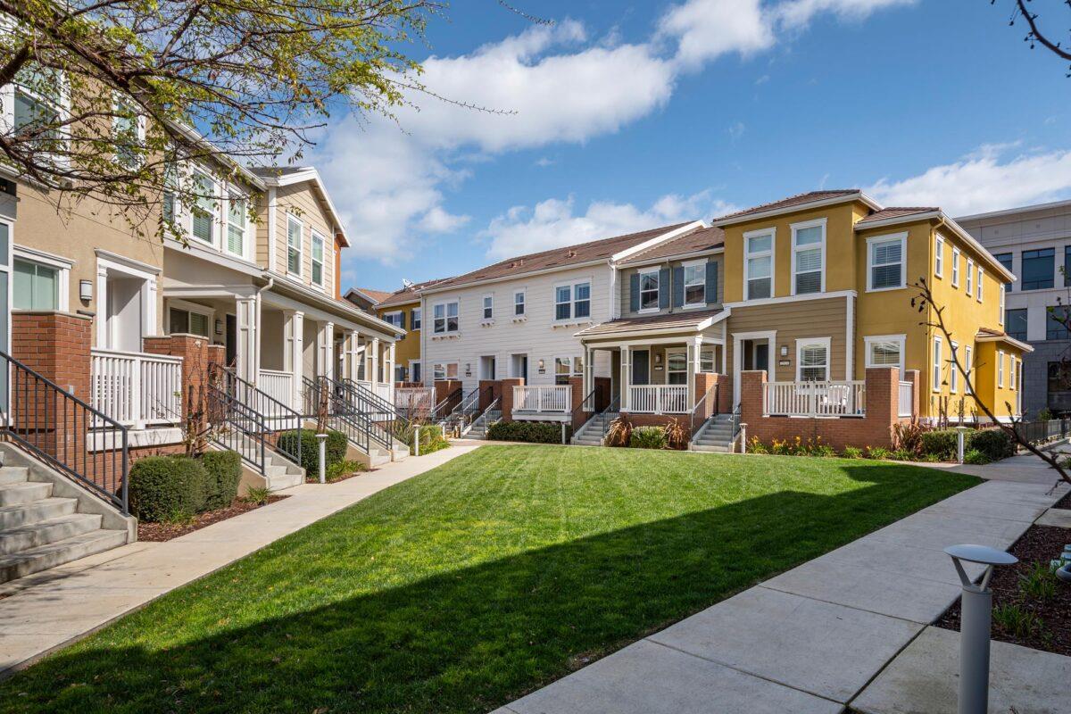 2912 Shoemaker Dr. San Mateo, CA 94403 - Photo 20 of 27 a view of a yard in front of house
