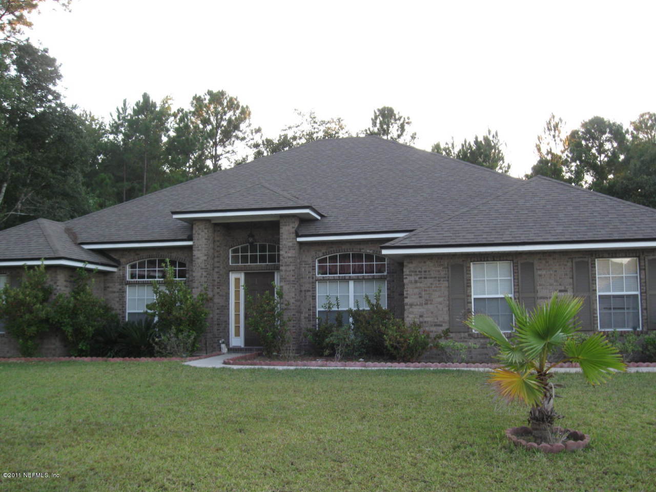 FRONT OF HOUSE