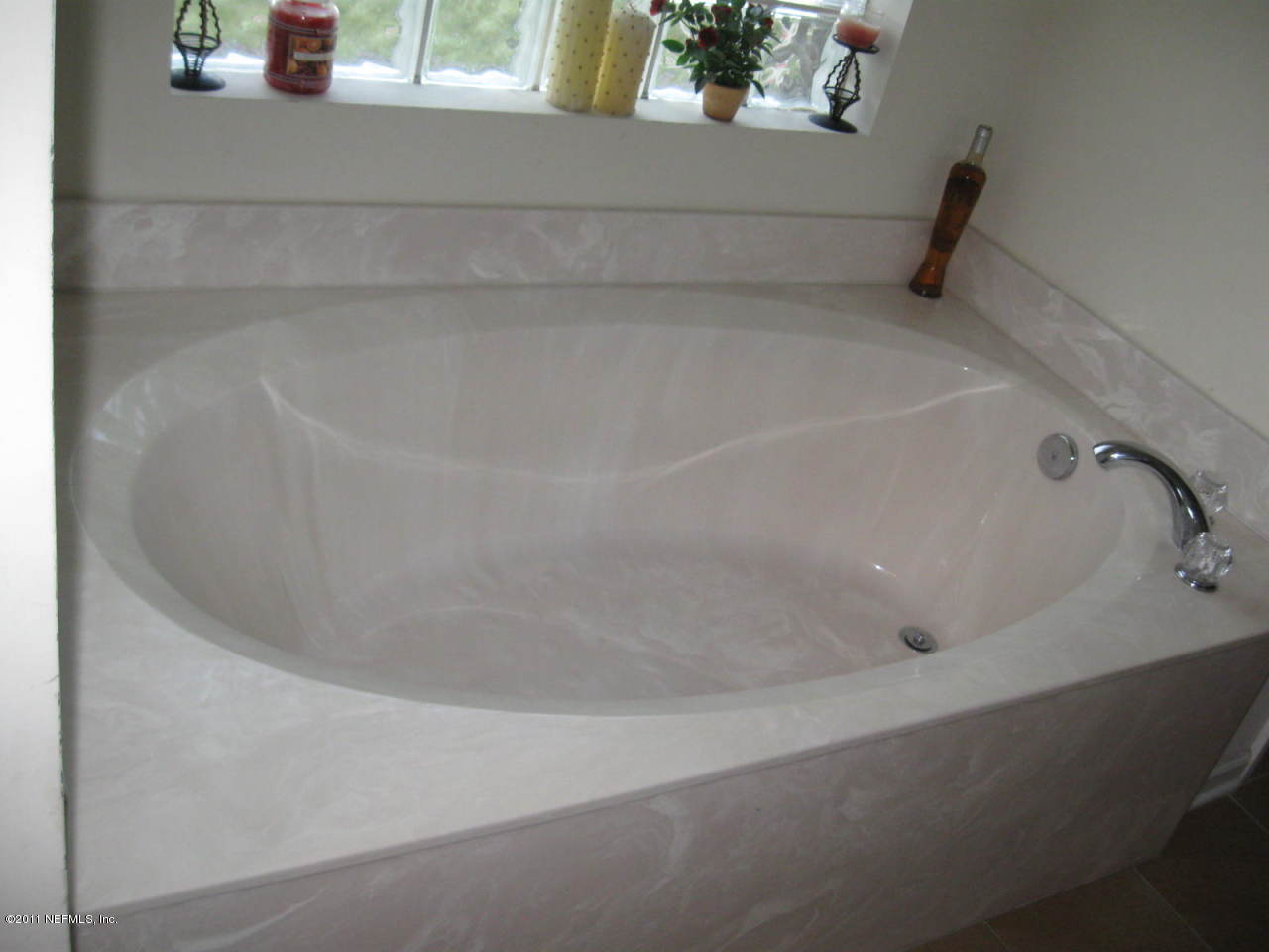 1630 Falkland Road East Jacksonville, FL 32221 - Photo 13 of 21 GARDEN TUB-MASTER BATHROOM