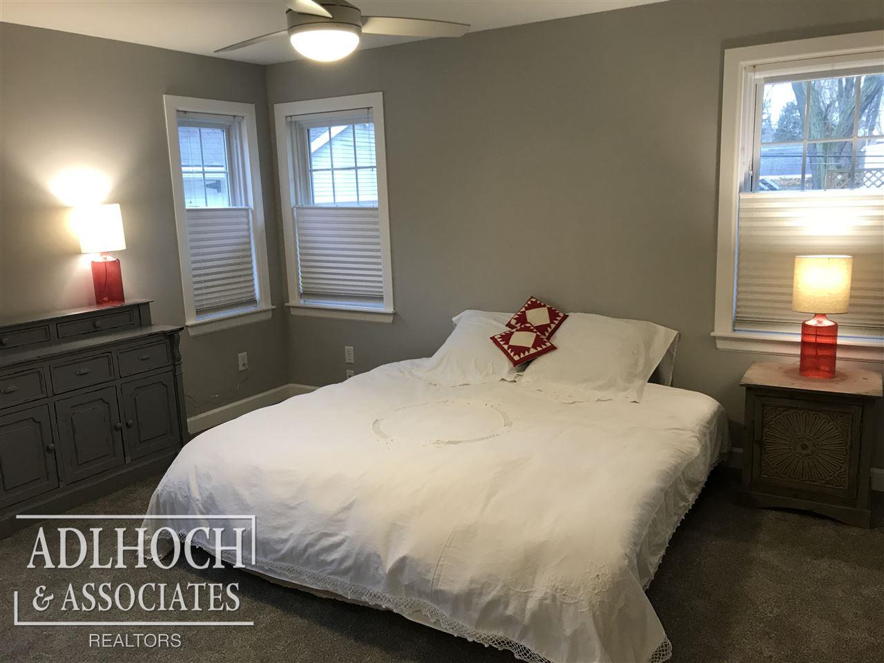 112 Muir Road Grosse Pointe, MI 48236 - Photo 9 of 30 31368155-8.JPG