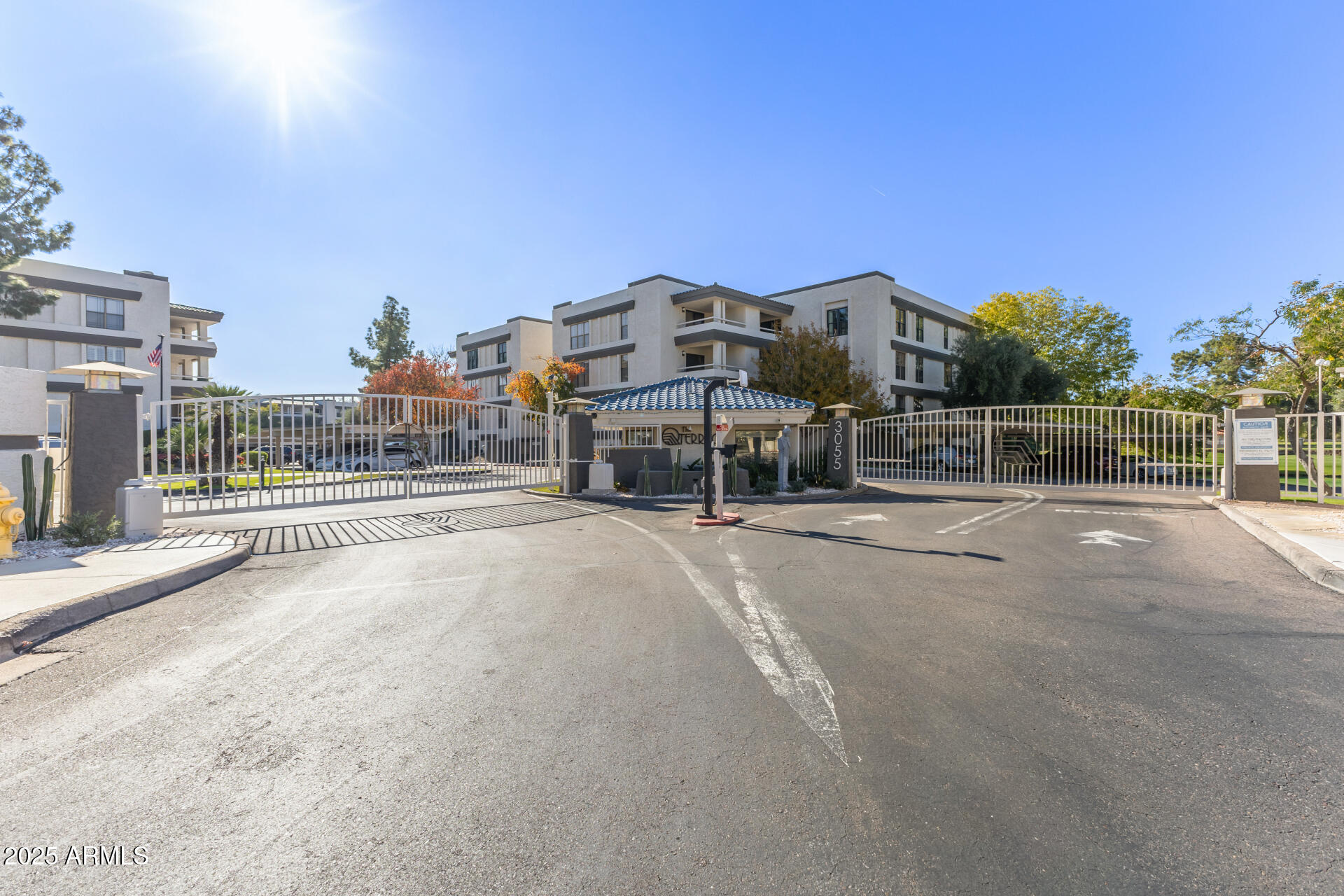 5136 North 31st Place, Unit 634 Phoenix, AZ 85016 - Photo 35 of 45 a view of city street with a building