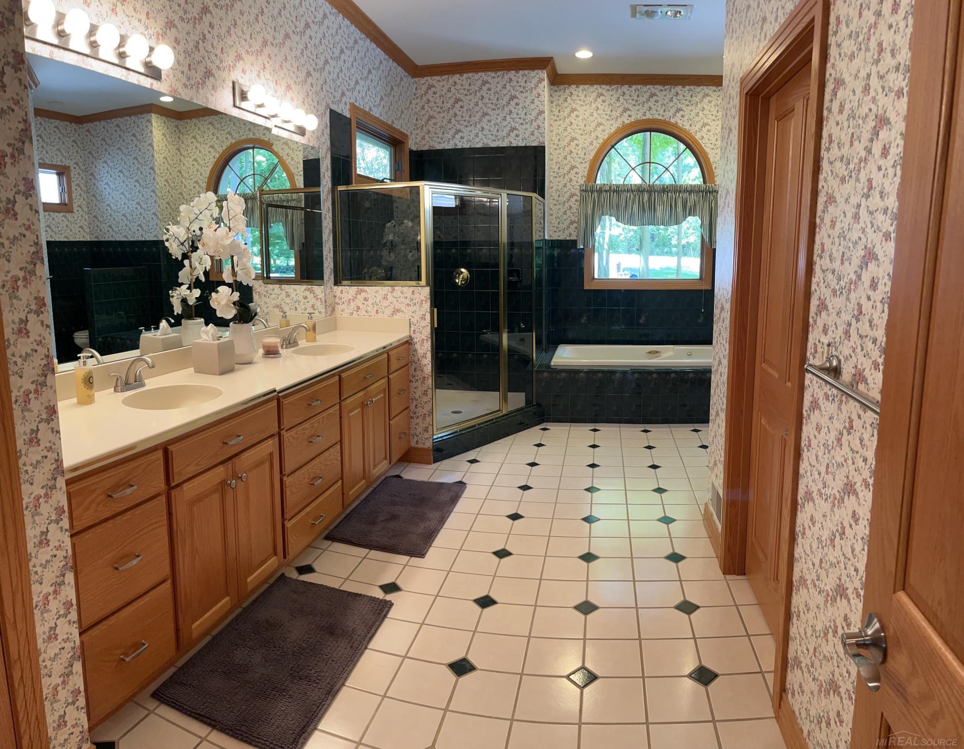 2337 Spring Arbor St. Joseph, MI 49085 - Photo 10 of 41 50147488-aee6c66d-65eb-4604-b6d7-7214fab5d3ad.JPG