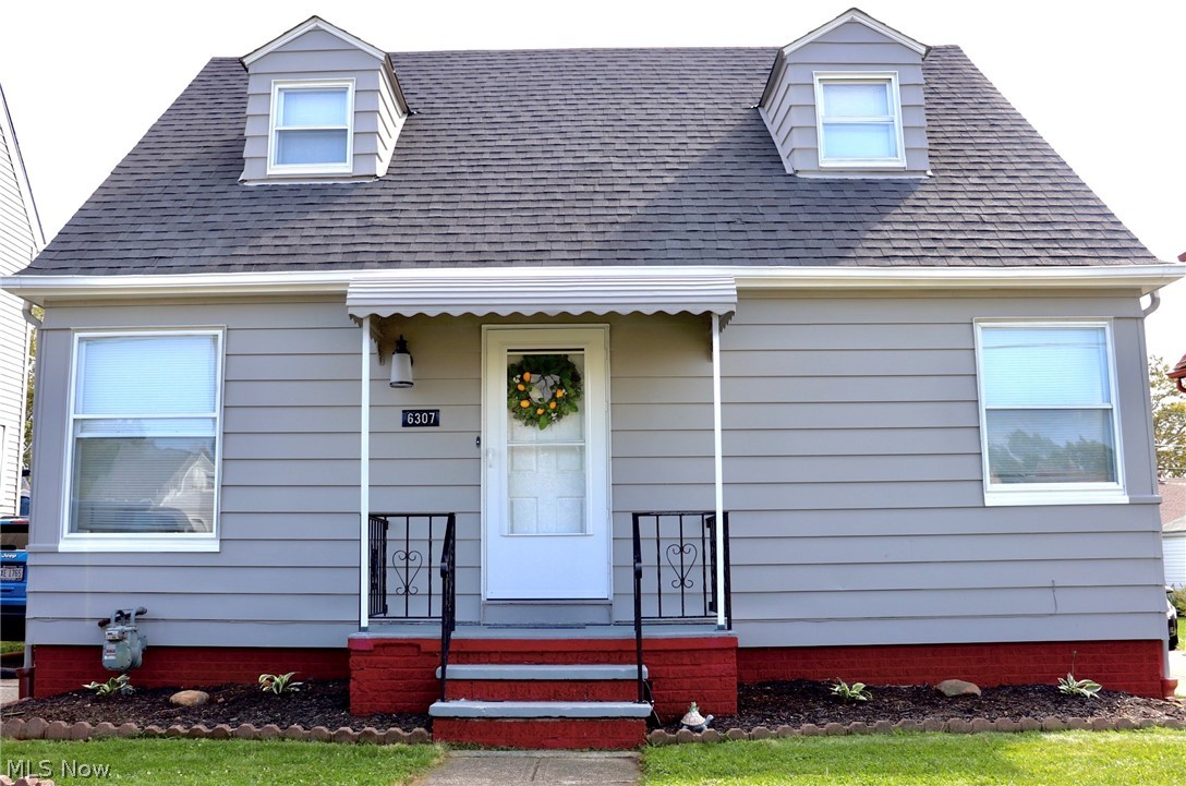 6307 Snow Road Cleveland, OH 44129 - Photo 1 of 13