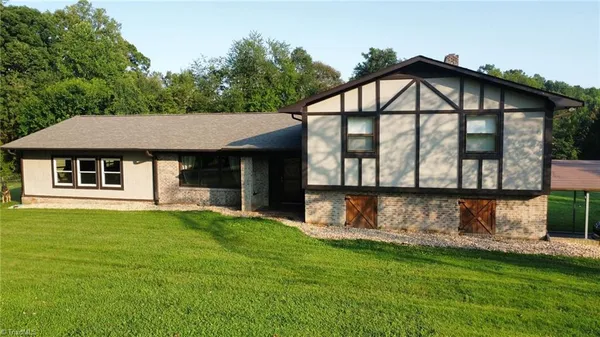 $462,500 | 153 Fresh Water Lane, Mount Airy, NC 27030