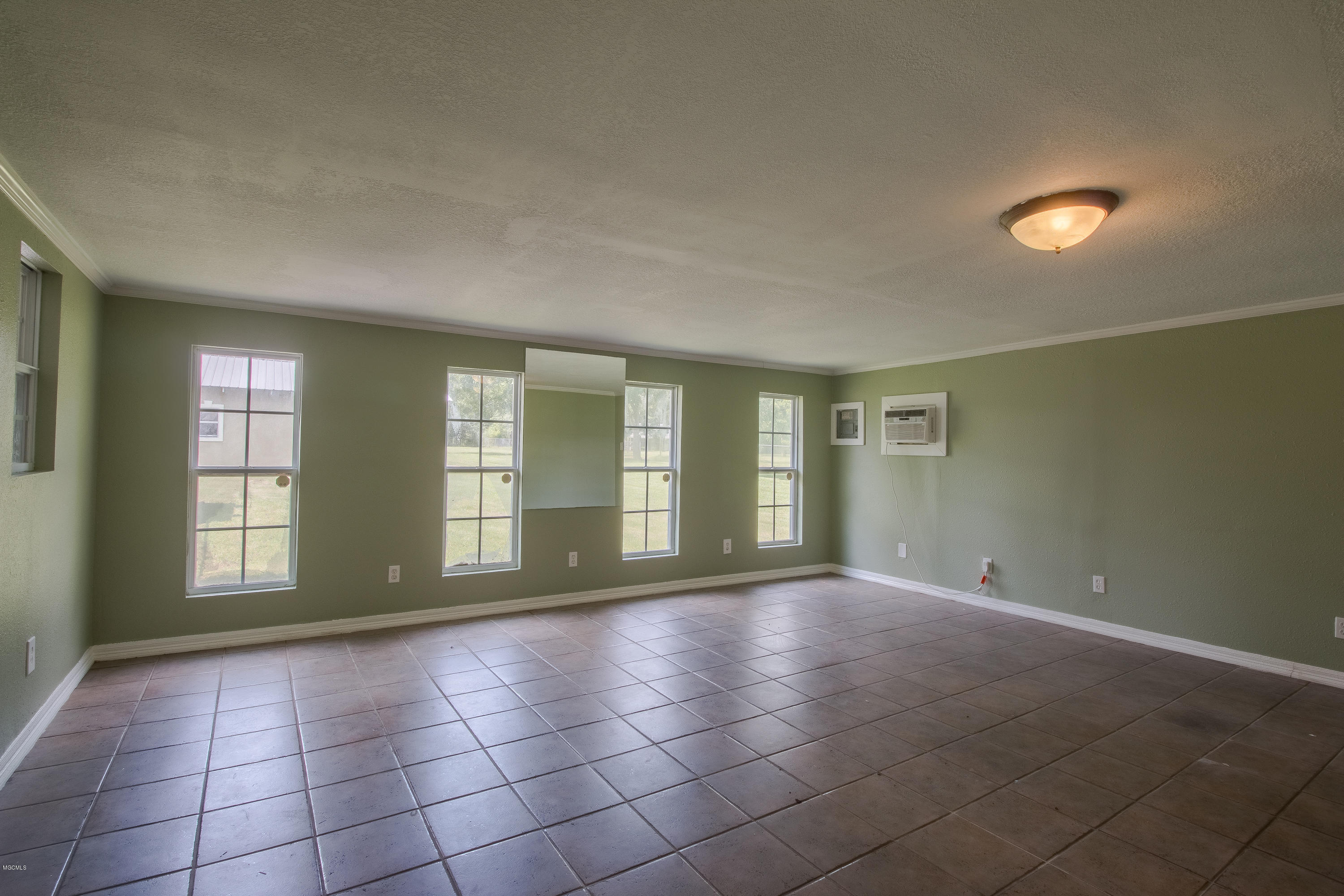 13482 John Clark Road Gulfport, MS 39503 - Photo 11 of 32 Office/Playroom