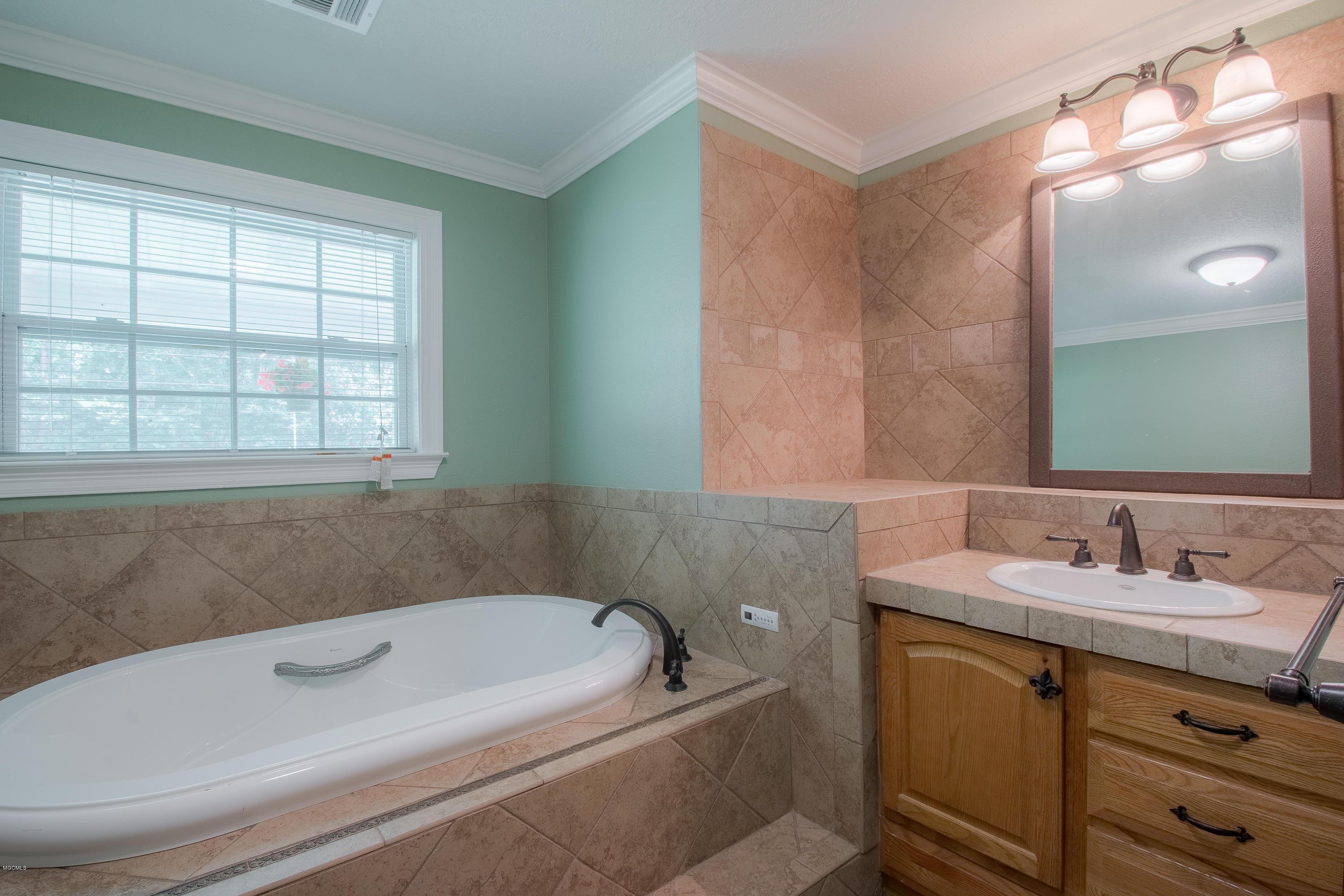 13482 John Clark Road Gulfport, MS 39503 - Photo 13 of 32 Bathroom