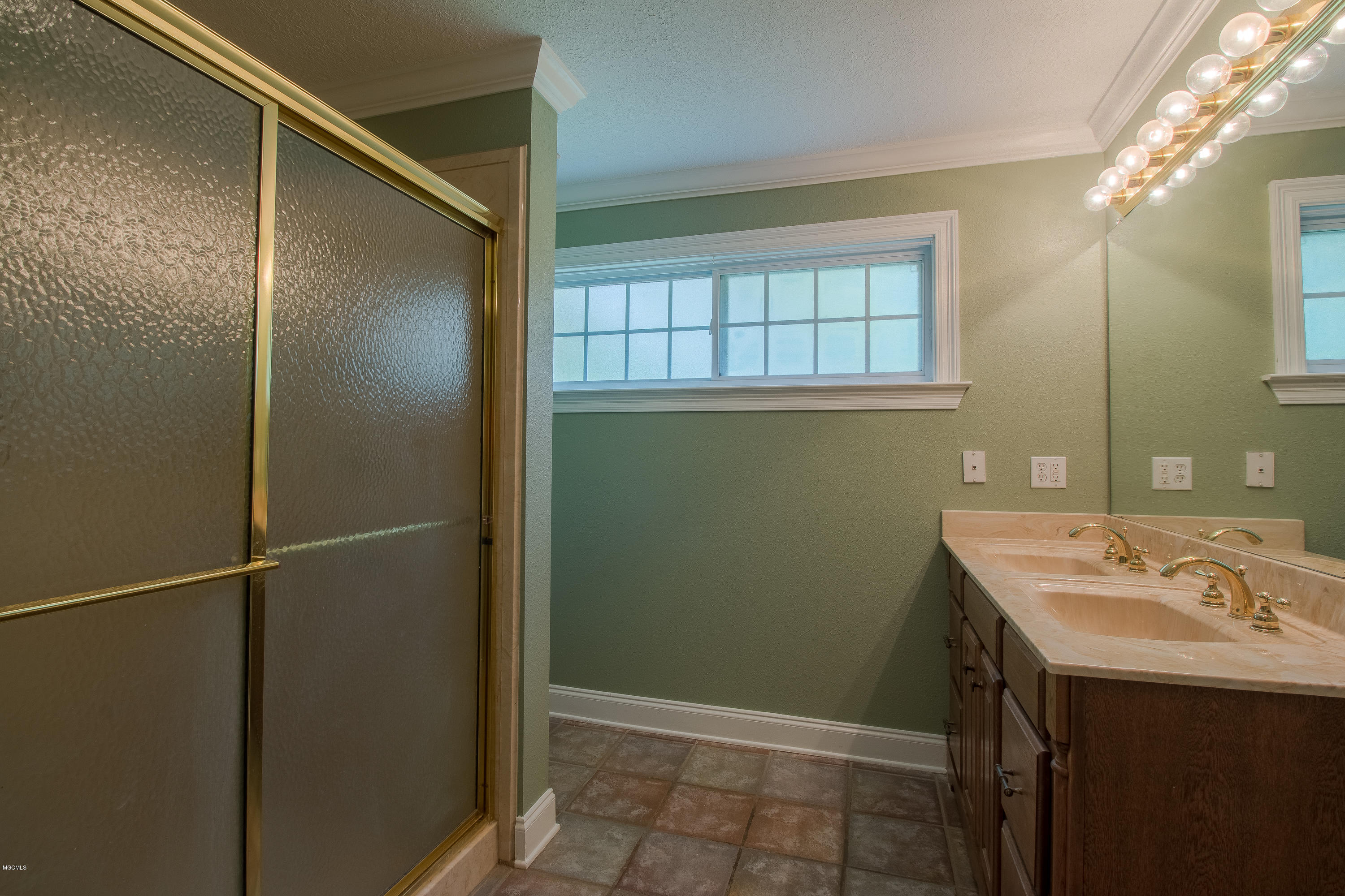 13482 John Clark Road Gulfport, MS 39503 - Photo 17 of 32 Master Bathroom