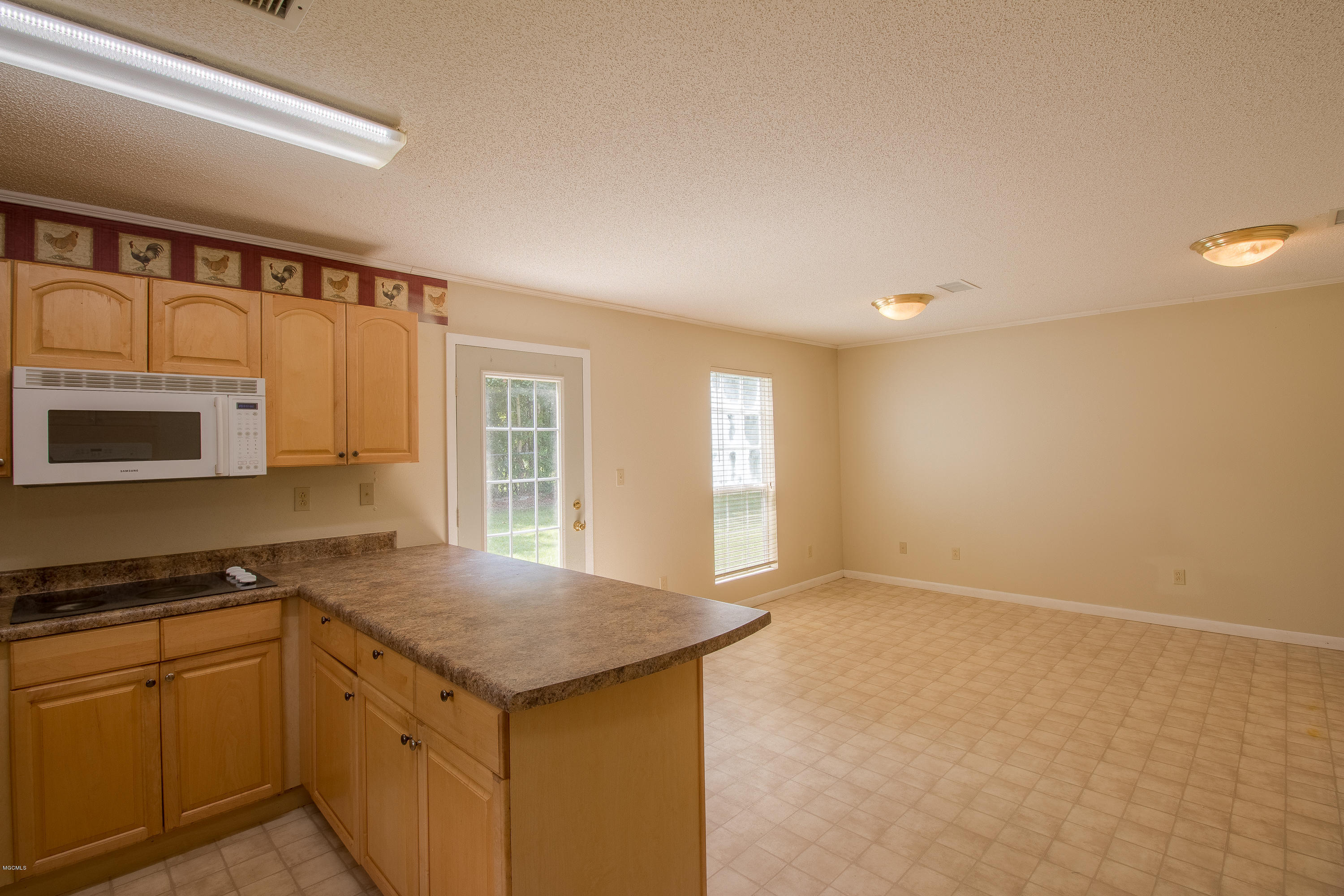 13482 John Clark Road Gulfport, MS 39503 - Photo 25 of 32 Apartment Kitchen