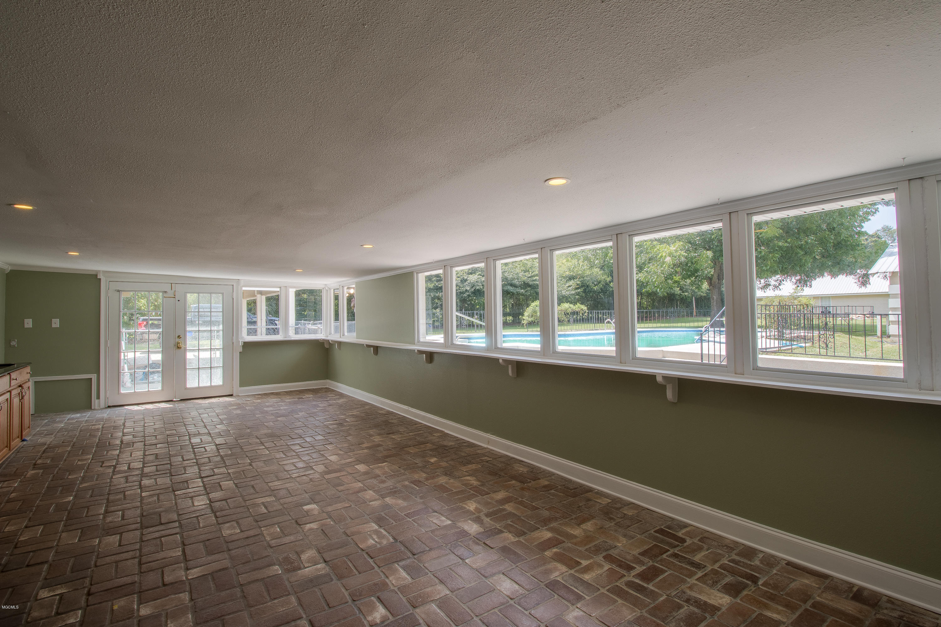 13482 John Clark Road Gulfport, MS 39503 - Photo 9 of 32 Sunroom