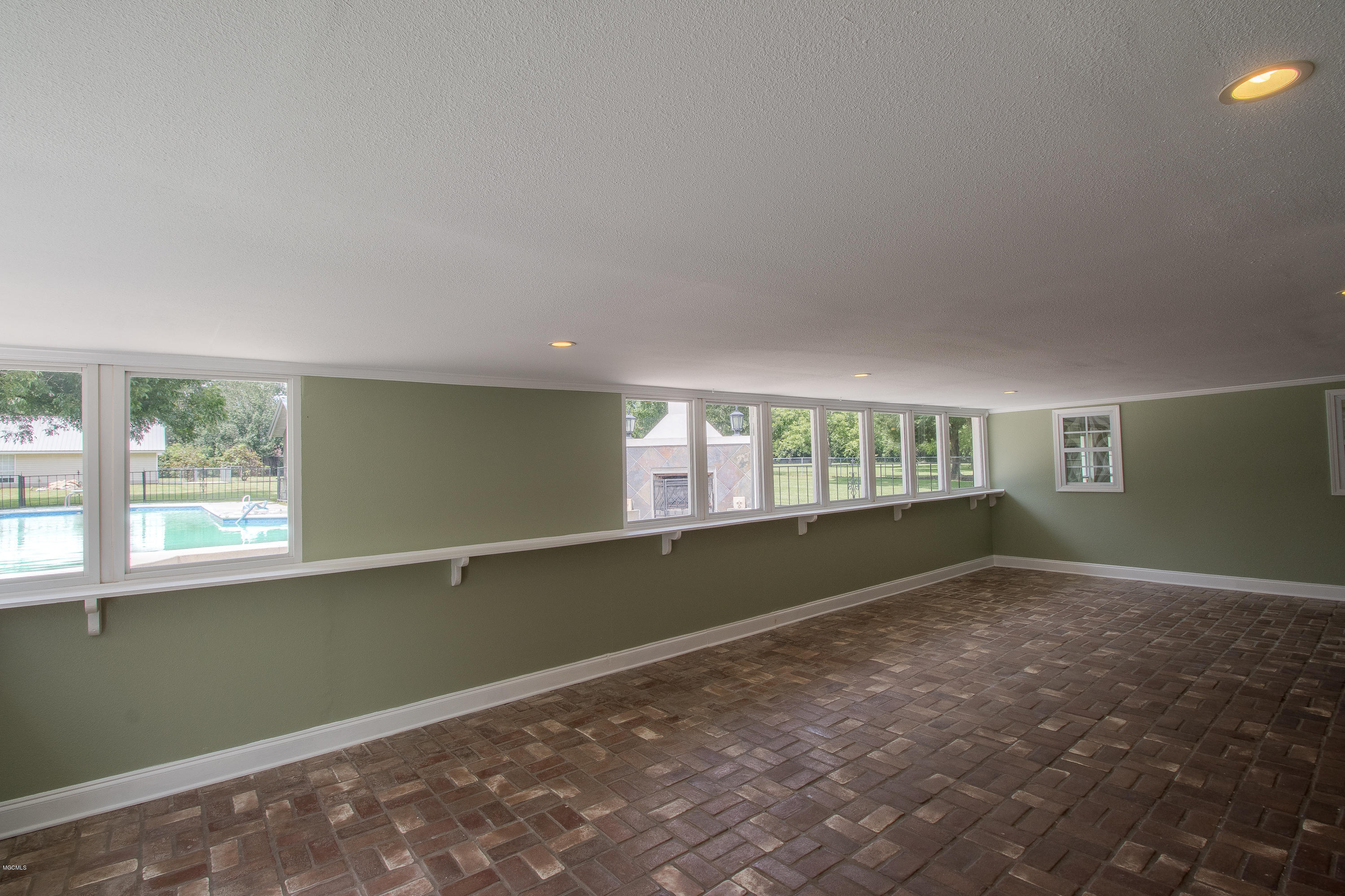 13482 John Clark Road Gulfport, MS 39503 - Photo 10 of 32 Sunroom
