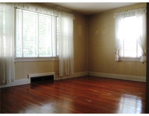 336 River Road Lincoln, RI 02865 - Photo 7 of 12 Living Room.