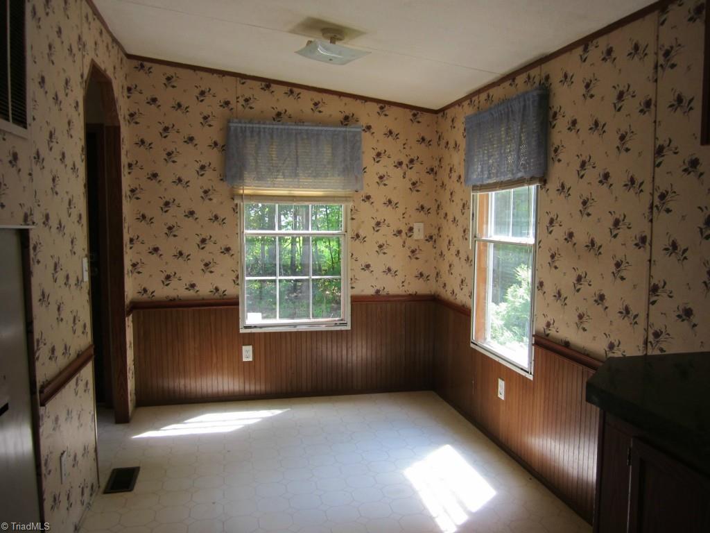 244 Oakview Road Linwood, NC 27299 - Photo 4 of 10 Gallery Image 4