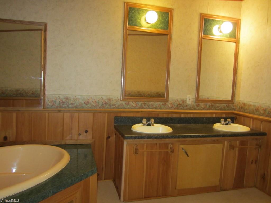 244 Oakview Road Linwood, NC 27299 - Photo 8 of 10 Gallery Image 8