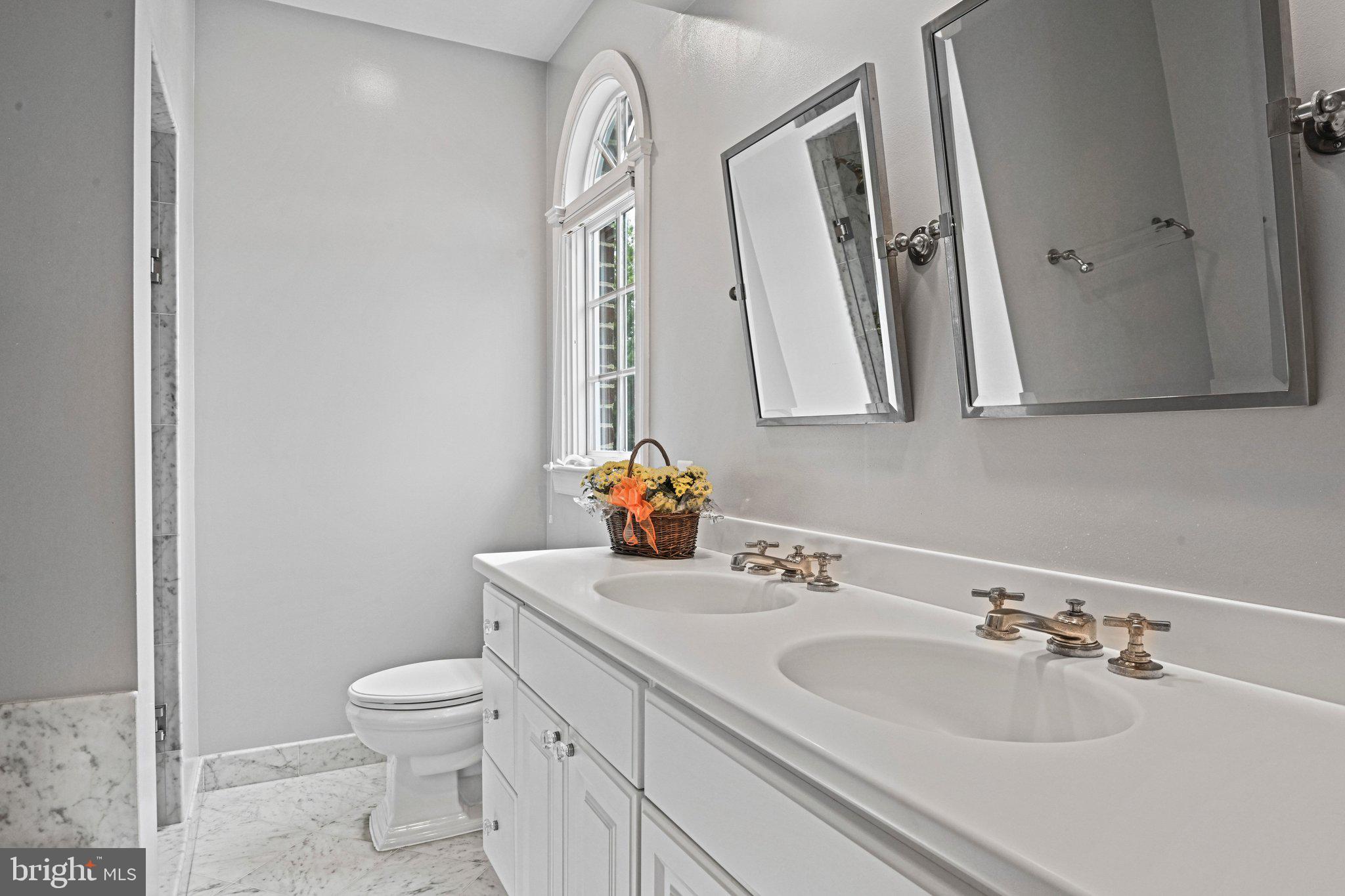 1117 Kensington Road McLean, VA 22101 - Photo 23 of 44 Primary Bathroom with soaking tub & shower