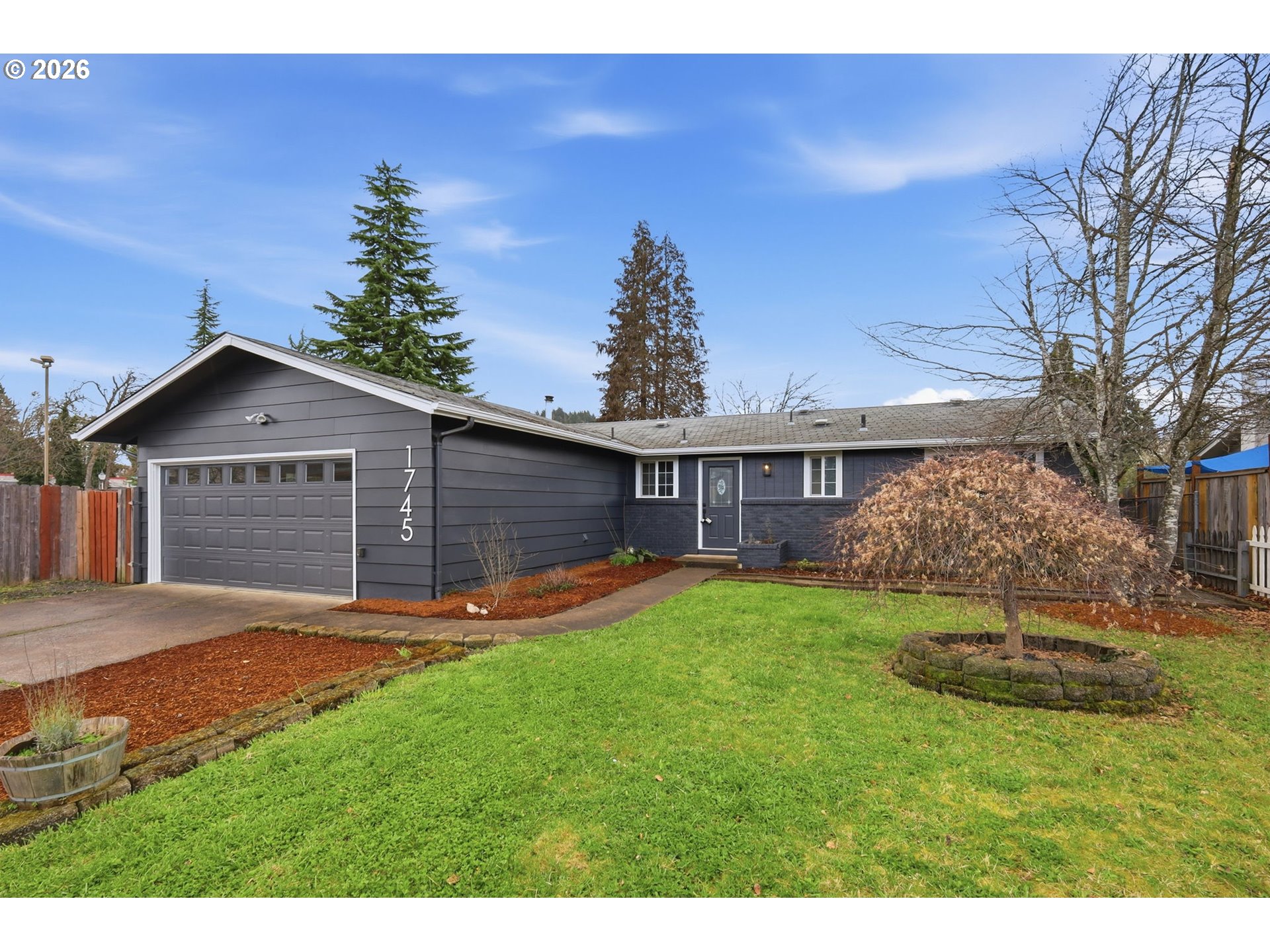 1745 East Grover Avenue Cottage Grove, OR 97424 - Photo 2 of 44