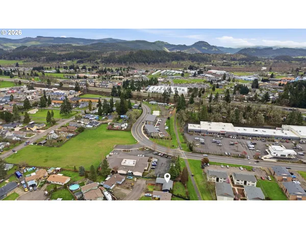 $359,900 | 1745 East Grover Avenue, Cottage Grove, OR 97424