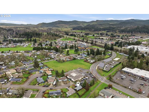 $359,900 | 1745 East Grover Avenue, Cottage Grove, OR 97424