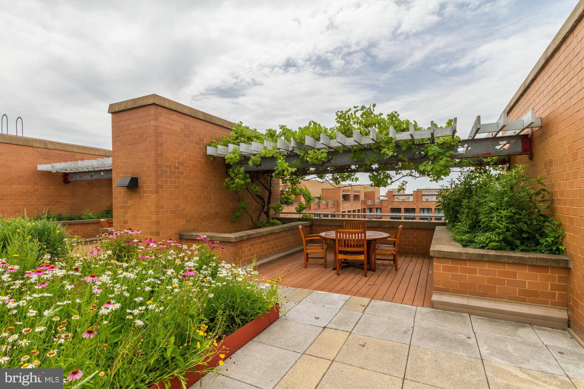 616 E Street Northwest, Unit 304 Washington, DC 20004 - Photo 25 of 28 Rooftop