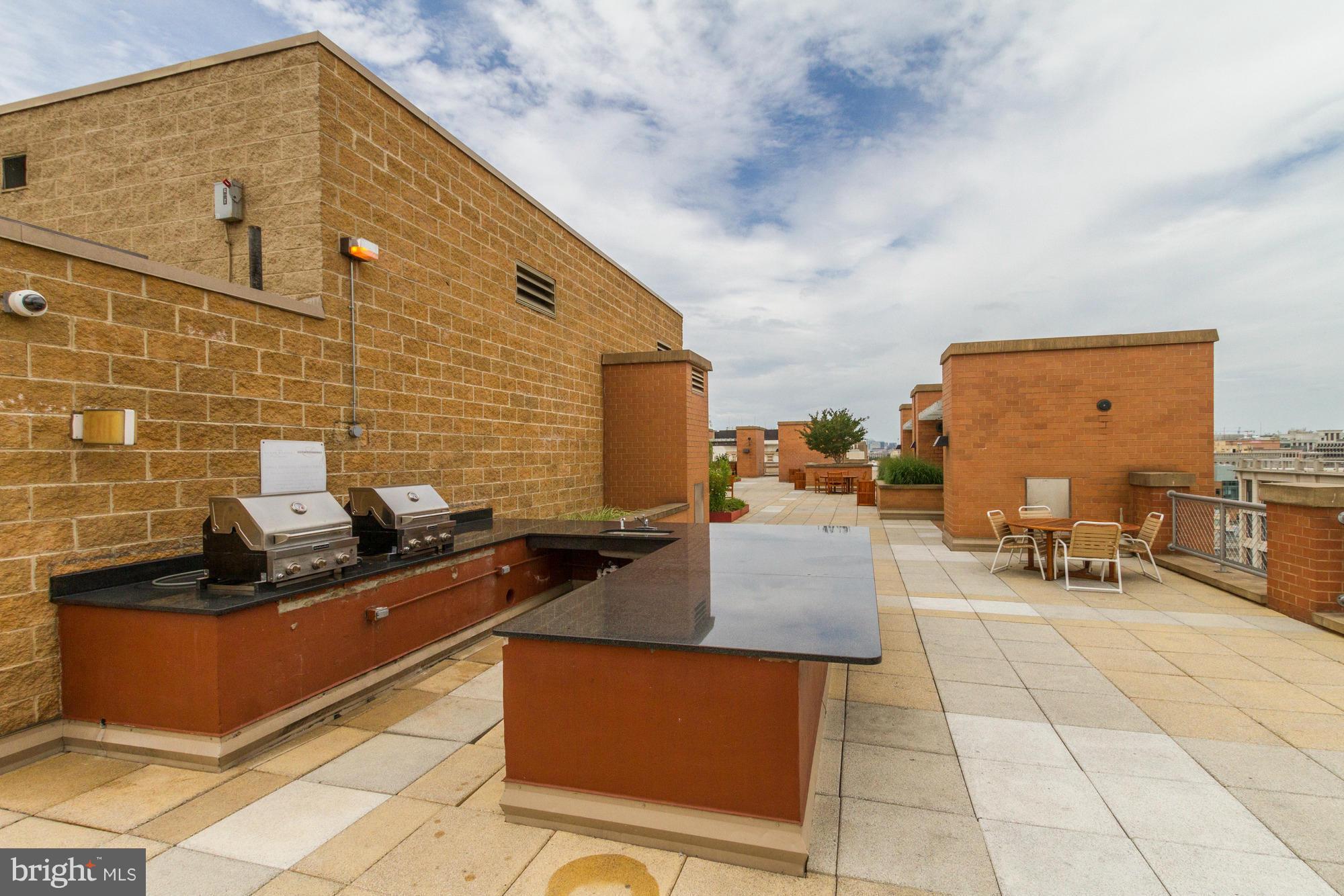616 E Street Northwest, Unit 304 Washington, DC 20004 - Photo 27 of 28 Rooftop grill