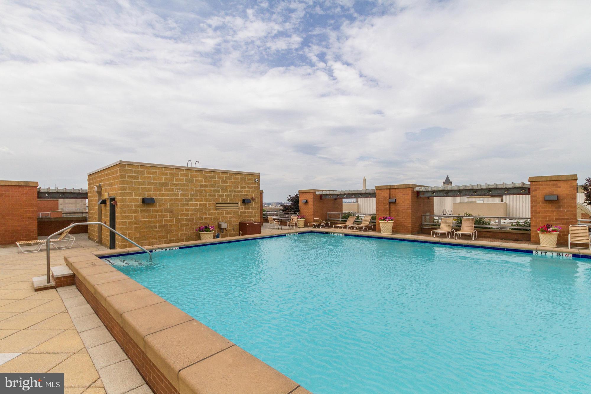 616 E Street Northwest, Unit 304 Washington, DC 20004 - Photo 5 of 28 Rooftop pool
