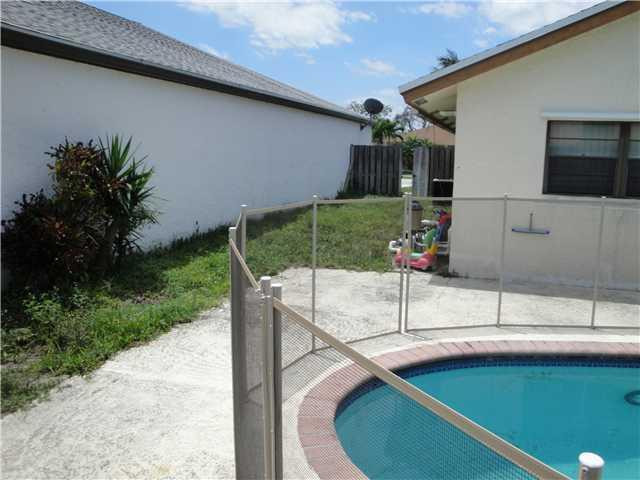 21050 Windemere Lane Boca Raton, FL 33428 - Photo 4 of 4 Exterior Front