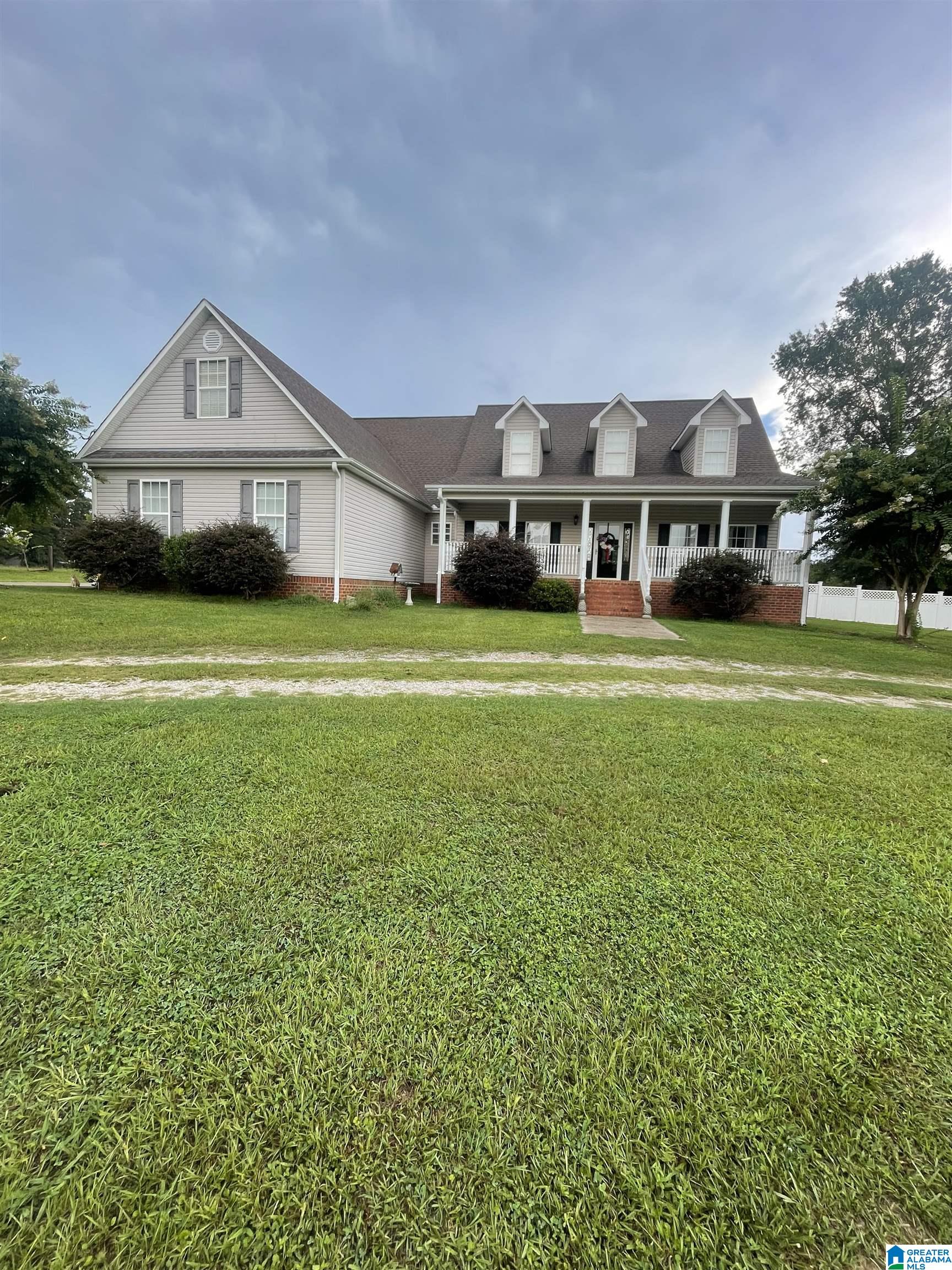 903 Pinewood Avenue Bessemer, AL 35023 - Photo 1 of 45