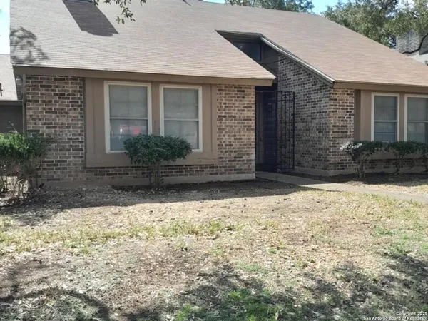 $2,300 | 4202 Shadow Oak Woods, San Antonio, TX 78249