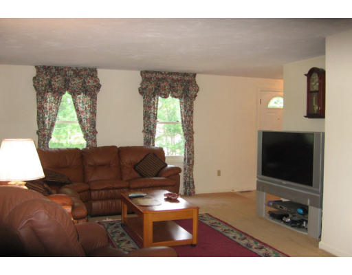 1014 Edgell Road Framingham, MA 01701 - Photo 7 of 13 Gallery Image 7