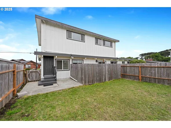 $818,600 | 875 Ocean Drive Southwest, Bandon, OR 97411