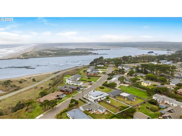 $818,600 | 875 Ocean Drive Southwest, Bandon, OR 97411