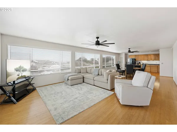 $818,600 | 875 Ocean Drive Southwest, Bandon, OR 97411