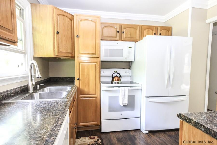 129 Ruggles Road Wilton, NY 12866 - Photo 6 of 24 Photo 6