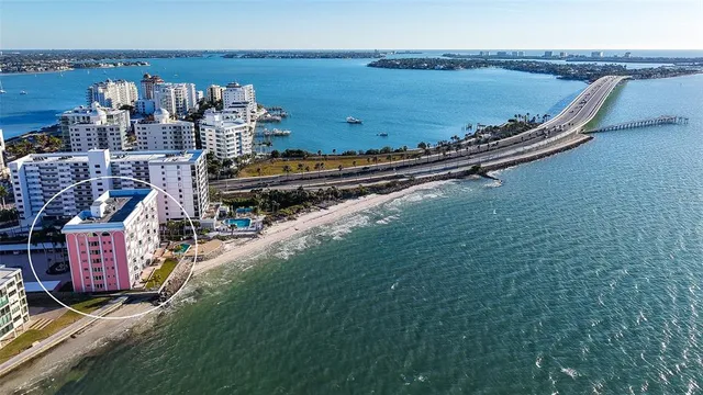 $1,395,000 | 37 Sunset Drive, Unit 44, Sarasota, FL 34236